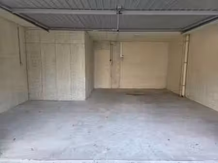 location garage box et parking à concarneau (29900) : à louer / 32m² concarneau