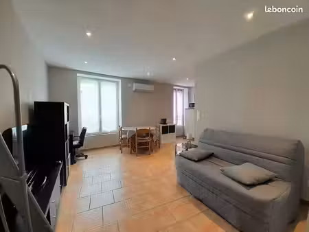 studio 1 pièce 27 m²