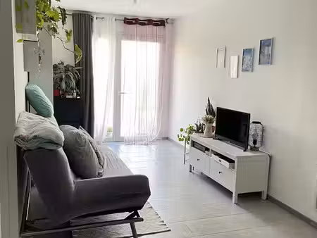 t2 lumineux avec jardin