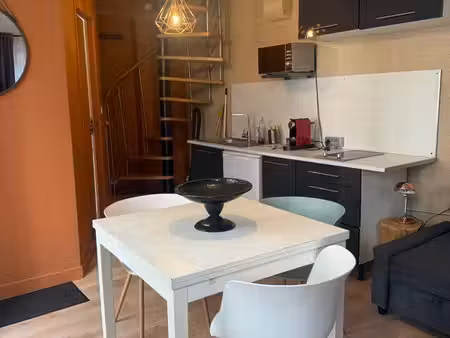 à louer : petite maison meublé avec extérieur - centre historique de périgueux
