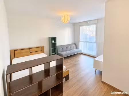 studio 1 pièce 33 m²
