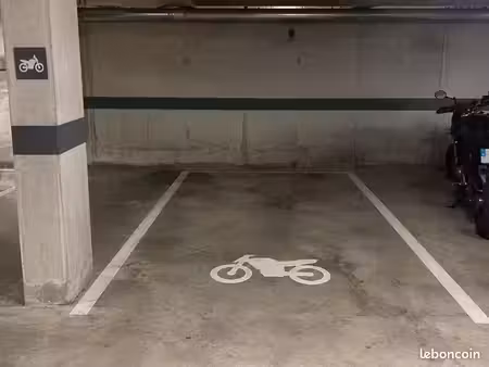 place moto parking