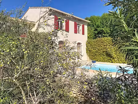 propriété familiale de charme avec piscine  à proximité de saint-rémy-de-provence