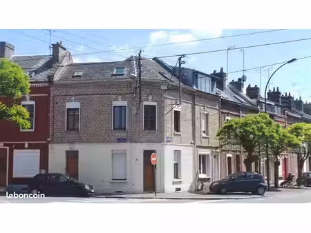studio 1 pièce 27 m²