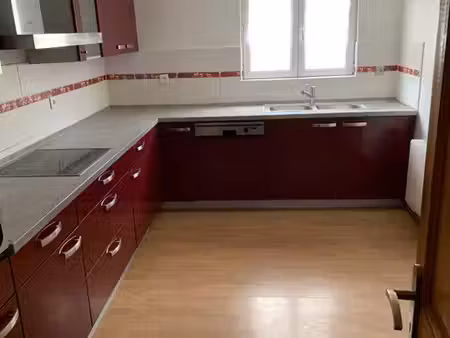 location f4 80m2