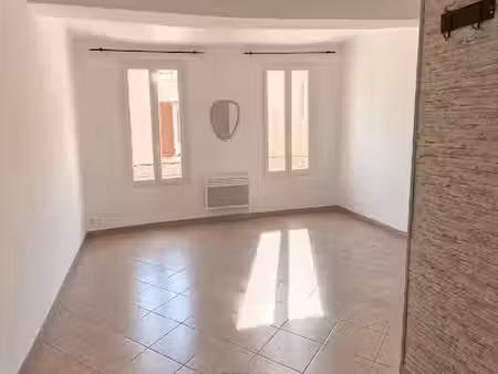location meublée appartement 2 pièces 45 m² à saint-maximin-la-sainte-baume (83470)  640 €