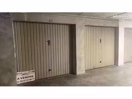 parking/box port-de-bouc