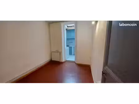 type 3 dans maison de ville