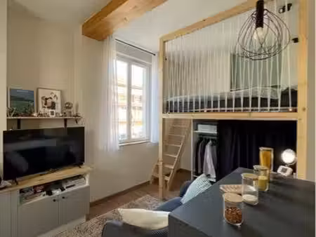 studio rénové - 28 m2 - mermoz pinel - au pied du métro d