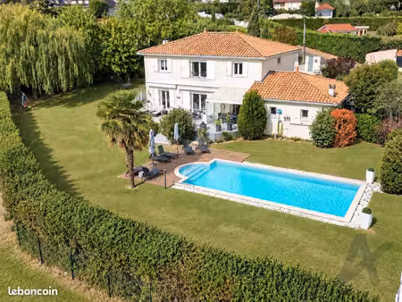 propriété 6 pièces 183 m²