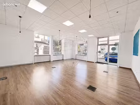 local commercial 130 m²