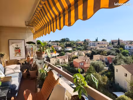 appartement 2 pièces au calme avec terrasse  cave et place dans parking fermé privée
