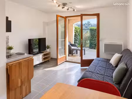studio rez-de-jardin avec terrasse  piscine  parking  climatisation – villeneuve-loubet