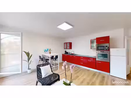 t5 colocation loué 2080/mois bron