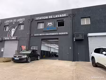 local de 290 m2 zi les paluds av des caniers