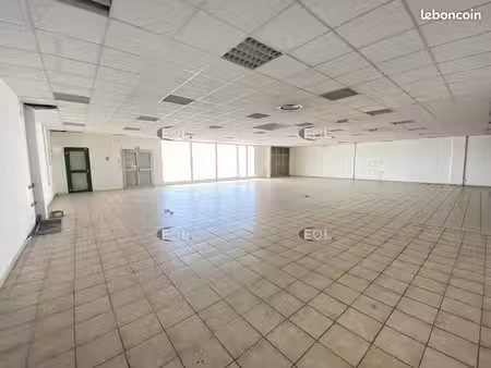local d'activité 467 m²