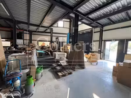 local d'activité 425 m²