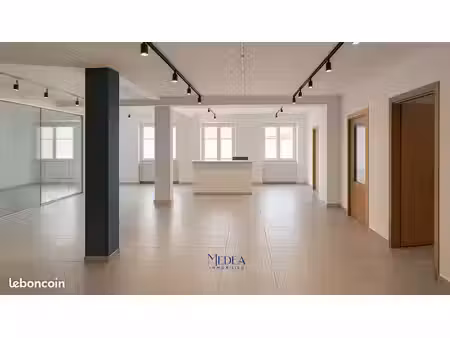 bureaux 402 m² ceyreste