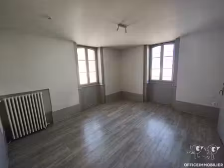 marnay - appartement 5 pièces à rénover