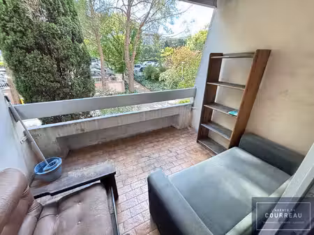 studio de 17.85 m2 meublé avec terrasse et stationnement