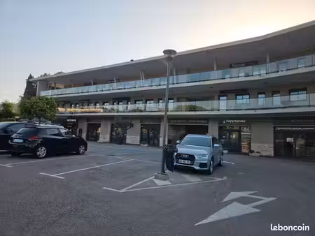 bureau 51m² mougins
