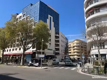 local commercial 42 m² nice