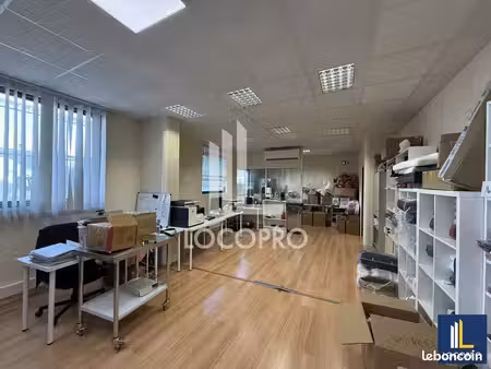 local d'activité 150 m²