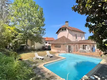 maison t6 de 140 m² à bourgoin-jallieu