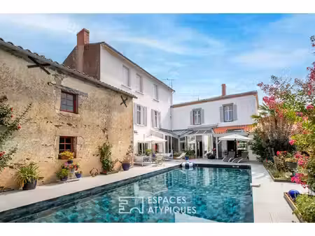 élégante demeure du xix? siècle avec piscine en coeur de ville