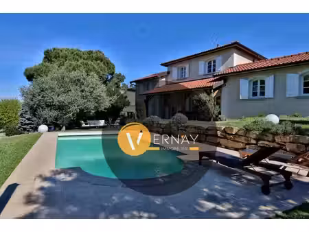 maison type t8 - 278m2 habitables - terrain 1614m2 - piscine