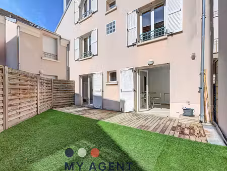 maison de ville 5 pièces 121 m² avec terrasse  2 garages et cave