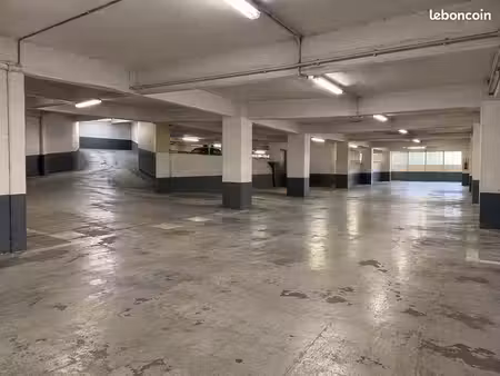 entrepôt 450 m² paris 09