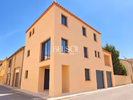maison neuve avec double garage et terrasse