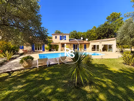 dans un cadre privilégié  une élégante villa de 170 m2 habit