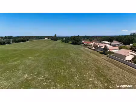 terrain 801 m² perrex