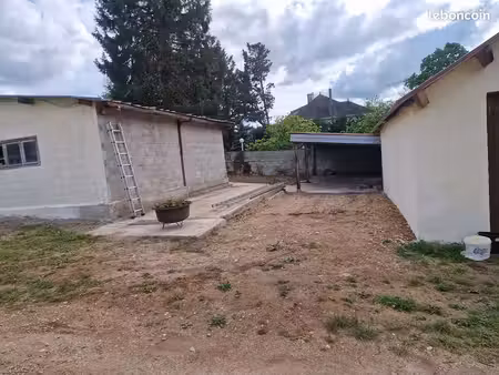 terrain avec garage constructible ou en location