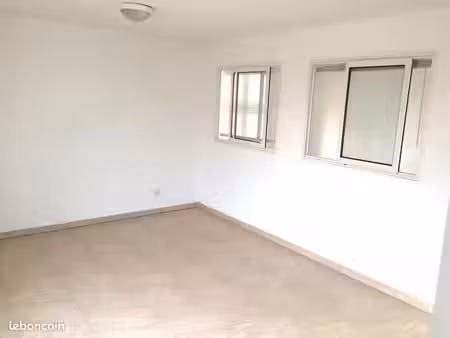 bureaux 28 m² puget-sur-argens