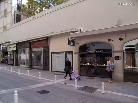 magasin à louer toulon