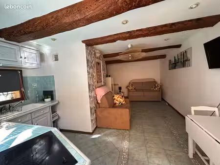 charmant studio au coeur du village de sillans