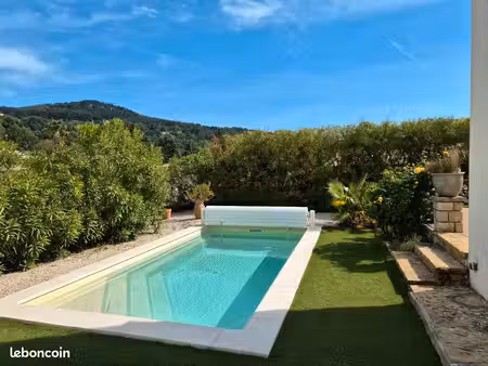 vends maison - 124m² - le castellet - piscine - garage - jardin arboré - calme et proche d