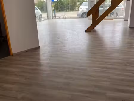 local commercial avec forte visibilite