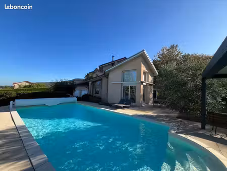 maison 6 pièces 137 m²