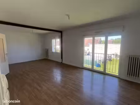 appartement 86 m² crouy