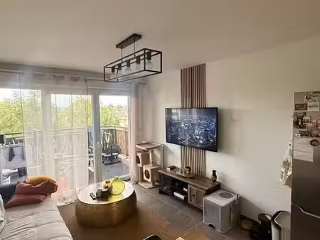 t2 42 m² – cuers – excellent état 2021 – terrasse 8 m² – garage 2 places –