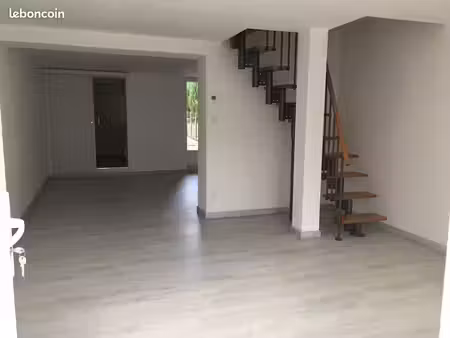 location appartement jayat