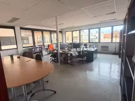 locaux professionnels / bureaux 304 m² – vénissieux centre – idéal siège / activité tertia