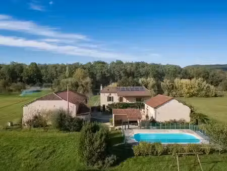 vente maison 6 pièces 188 m² à puy-l'evêque (46700)  445 000 €