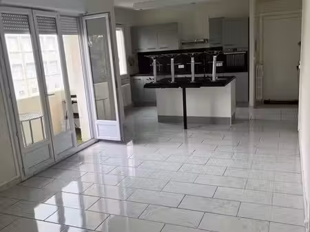 appartement rénové 66 m² – 2 chambres – garage – balcons – montluçon