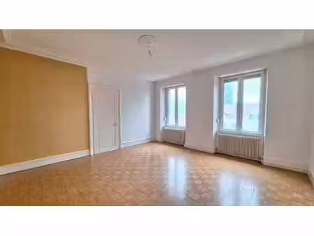 à louer : spacieux appartement de 131 m2 4 chambres et 1 b