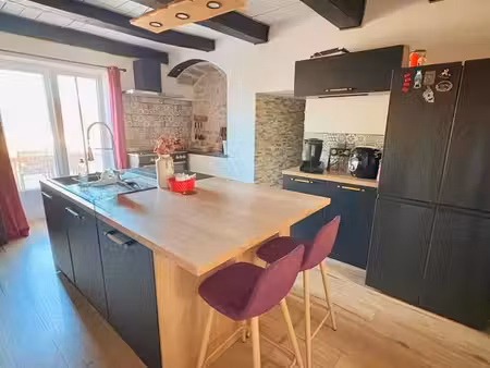 maison de caractère entièrement rénovée avec piscine – 155 m² – étuz